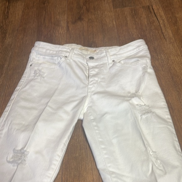 ☁️White skinny Levi’s size 30 distressed waist 15 inseam 26 - Picture 2 of 7